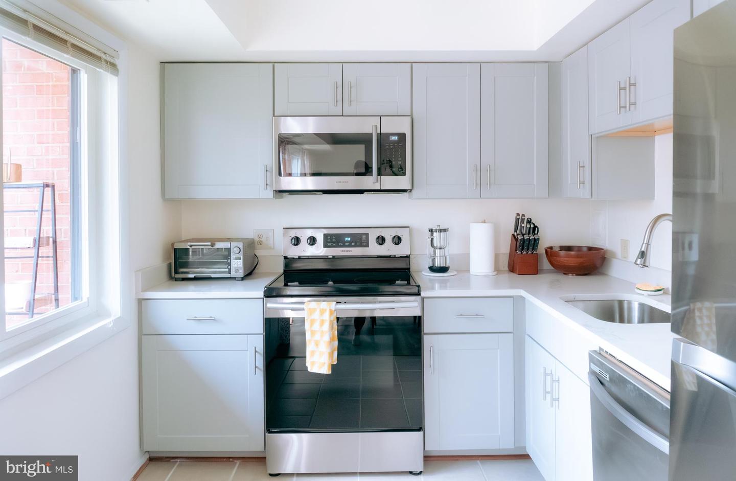 3230 S 28TH ST #401, ALEXANDRIA, Virginia 22302, 1 Bedroom Bedrooms, ,1 BathroomBathrooms,Residential,For sale,3230 S 28TH ST #401,VAAX2050350 MLS # VAAX2050350