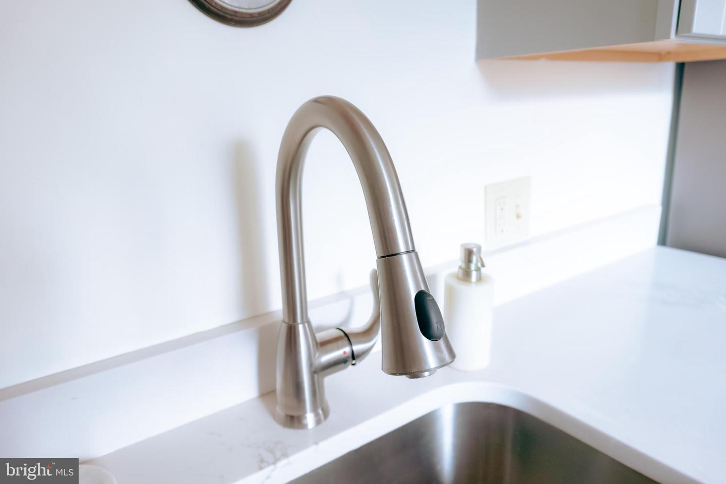 3230 S 28TH ST #401, ALEXANDRIA, Virginia 22302, 1 Bedroom Bedrooms, ,1 BathroomBathrooms,Residential,For sale,3230 S 28TH ST #401,VAAX2050350 MLS # VAAX2050350