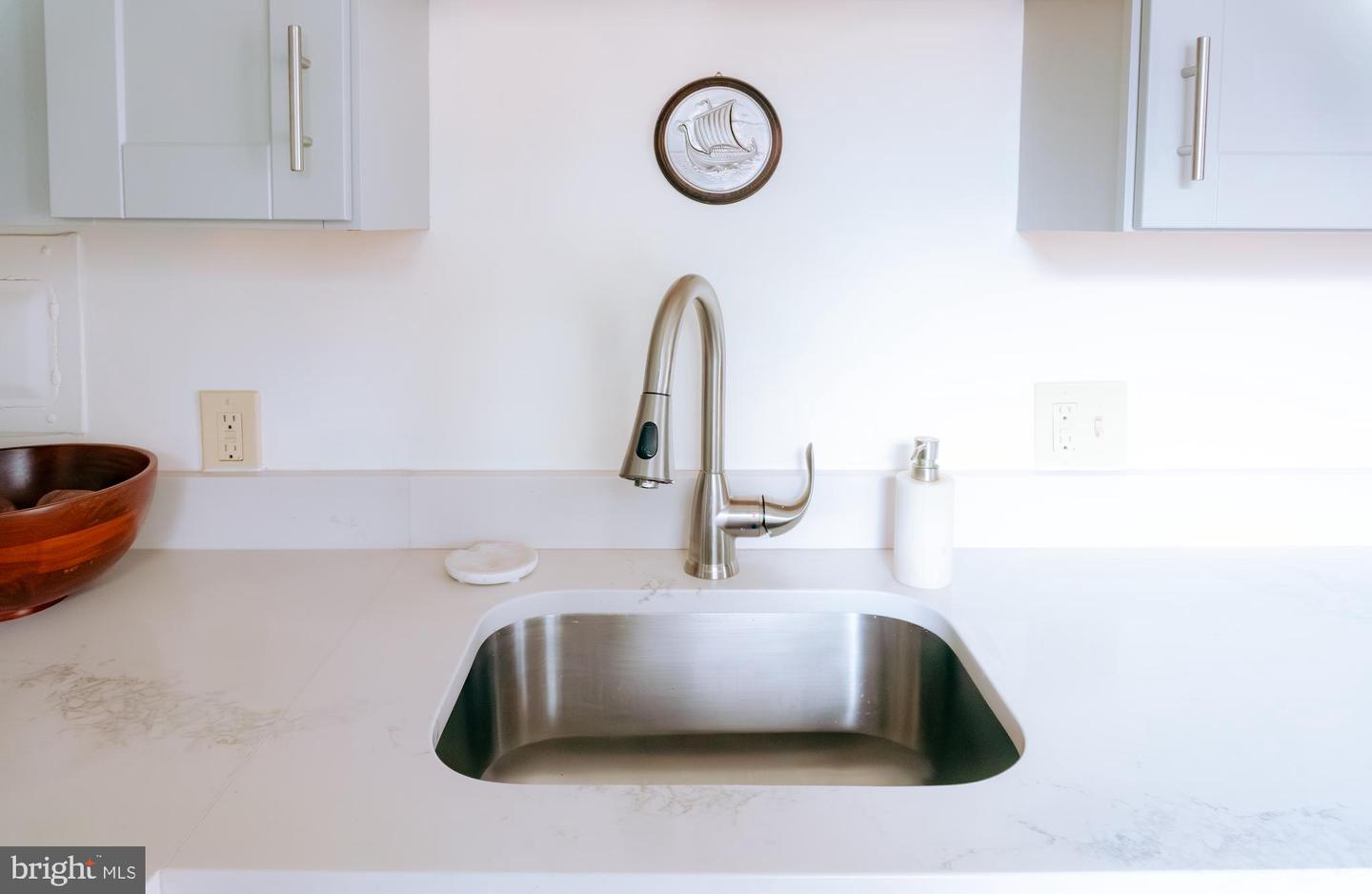 3230 S 28TH ST #401, ALEXANDRIA, Virginia 22302, 1 Bedroom Bedrooms, ,1 BathroomBathrooms,Residential,For sale,3230 S 28TH ST #401,VAAX2050350 MLS # VAAX2050350