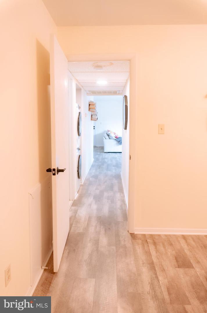 3230 S 28TH ST #401, ALEXANDRIA, Virginia 22302, 1 Bedroom Bedrooms, ,1 BathroomBathrooms,Residential,For sale,3230 S 28TH ST #401,VAAX2050350 MLS # VAAX2050350