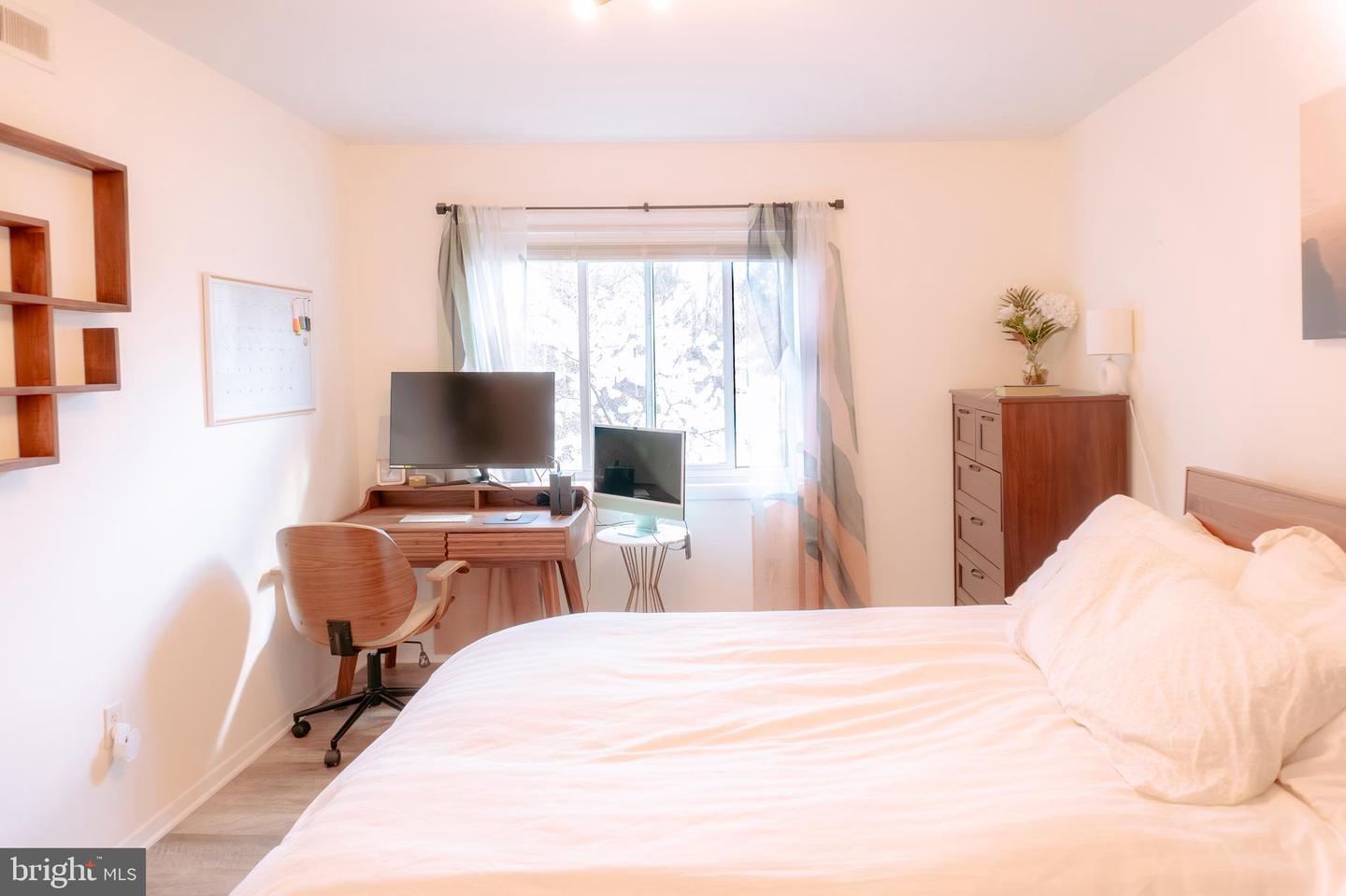 3230 S 28TH ST #401, ALEXANDRIA, Virginia 22302, 1 Bedroom Bedrooms, ,1 BathroomBathrooms,Residential,For sale,3230 S 28TH ST #401,VAAX2050350 MLS # VAAX2050350