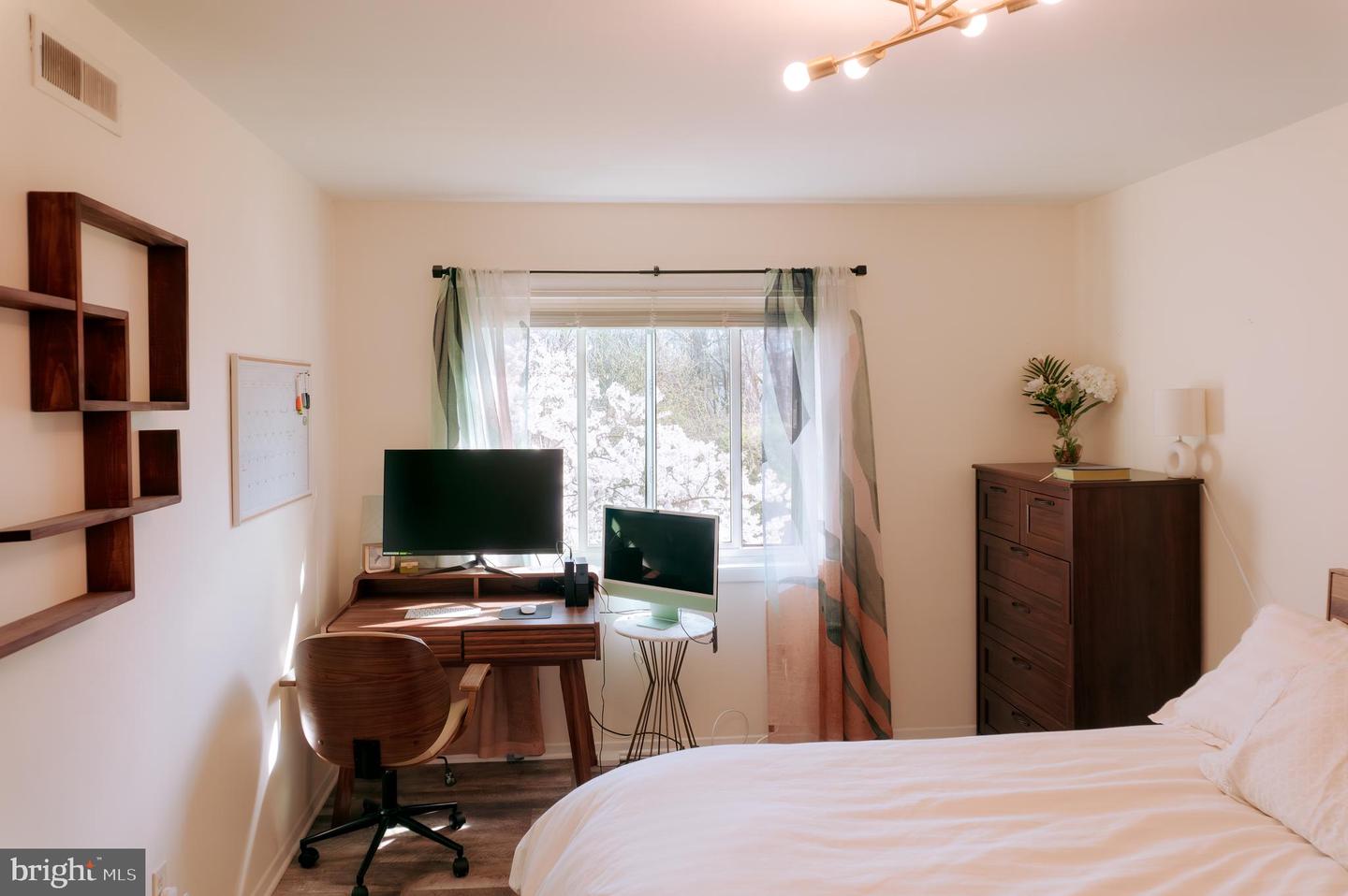 3230 S 28TH ST #401, ALEXANDRIA, Virginia 22302, 1 Bedroom Bedrooms, ,1 BathroomBathrooms,Residential,For sale,3230 S 28TH ST #401,VAAX2050350 MLS # VAAX2050350