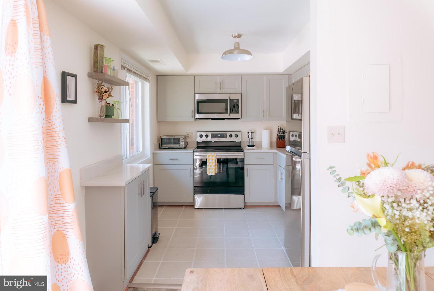 3230 S 28TH ST #401, ALEXANDRIA, Virginia 22302, 1 Bedroom Bedrooms, ,1 BathroomBathrooms,Residential,For sale,3230 S 28TH ST #401,VAAX2050350 MLS # VAAX2050350