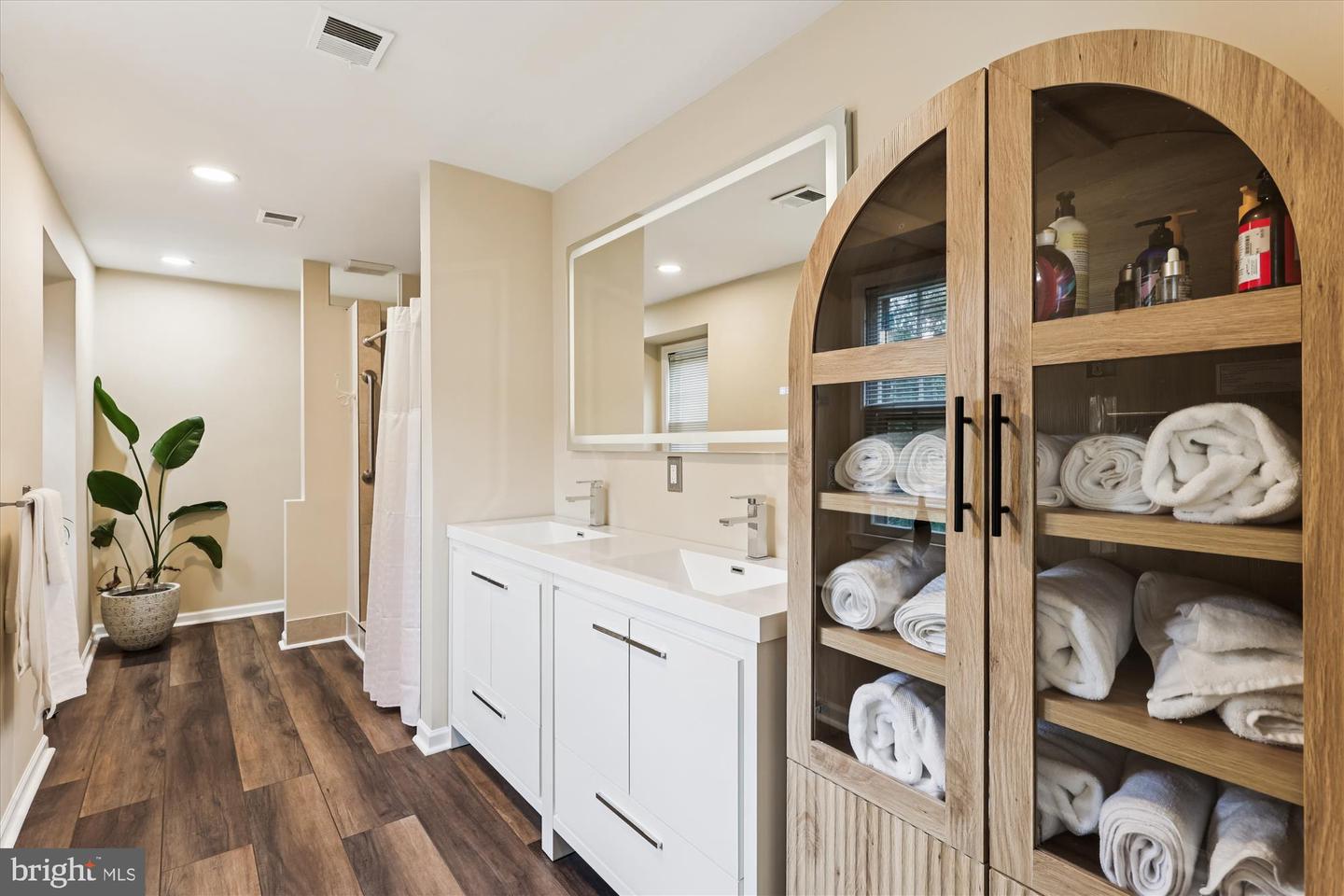 2484 FREETOWN DR, RESTON, Virginia 20191, 4 Bedrooms Bedrooms, ,3 BathroomsBathrooms,Residential,For sale,2484 FREETOWN DR,VAFX2270040 MLS # VAFX2270040