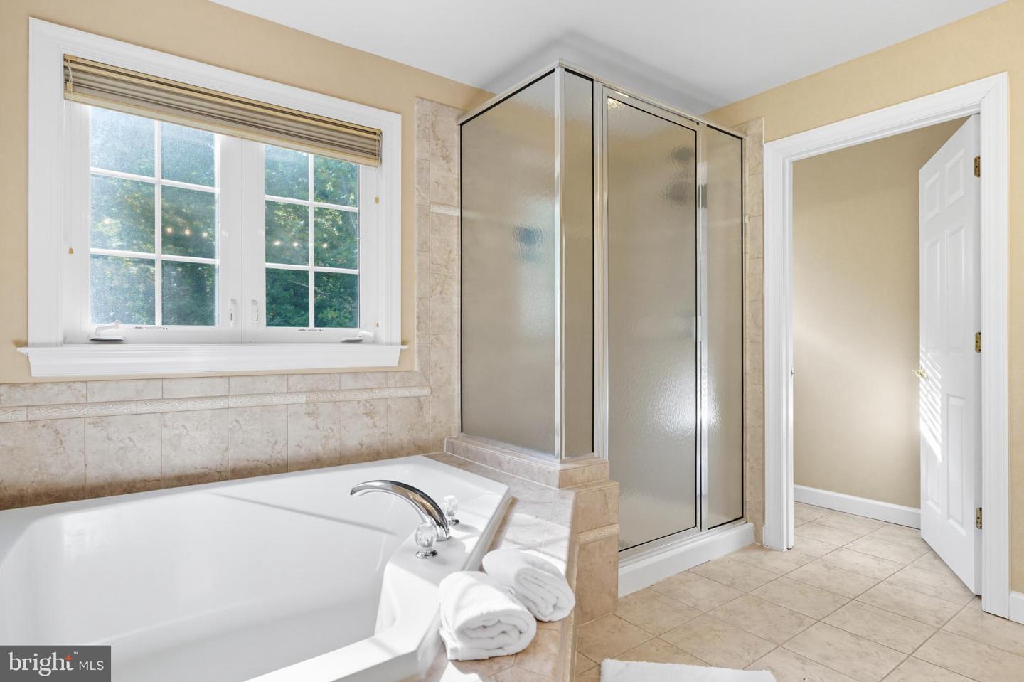 14388 WATERFORD WOODS CT, LEESBURG, Virginia 20176, 4 Bedrooms Bedrooms, 9 Rooms Rooms,3 BathroomsBathrooms,Residential,For sale,14388 WATERFORD WOODS CT,VALO2107924 MLS # VALO2107924