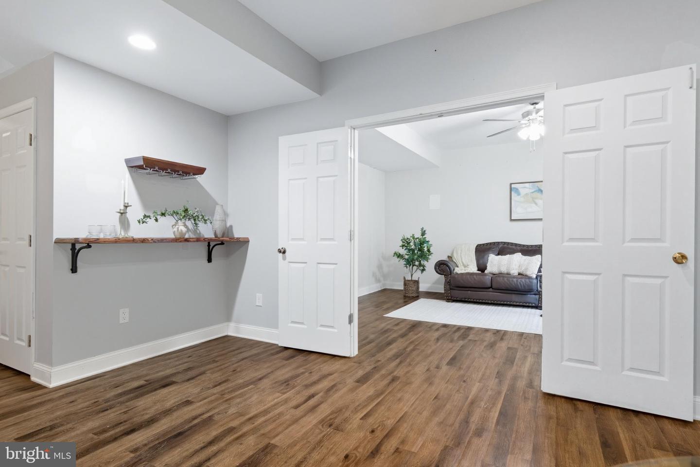 14388 WATERFORD WOODS CT, LEESBURG, Virginia 20176, 4 Bedrooms Bedrooms, 9 Rooms Rooms,3 BathroomsBathrooms,Residential,For sale,14388 WATERFORD WOODS CT,VALO2107924 MLS # VALO2107924