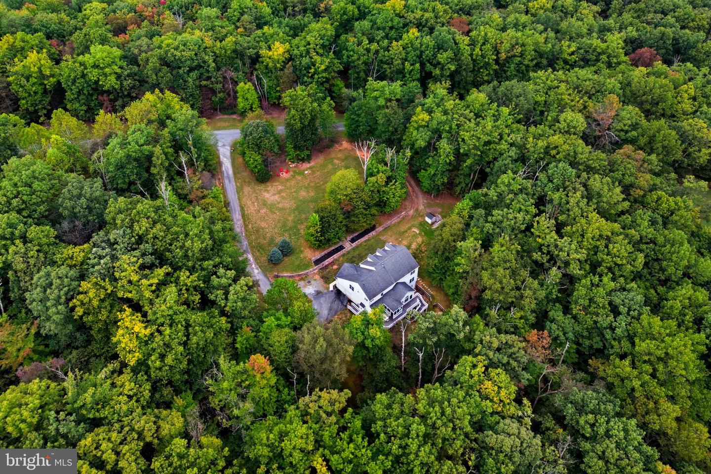 14388 WATERFORD WOODS CT, LEESBURG, Virginia 20176, 4 Bedrooms Bedrooms, 9 Rooms Rooms,3 BathroomsBathrooms,Residential,For sale,14388 WATERFORD WOODS CT,VALO2107924 MLS # VALO2107924