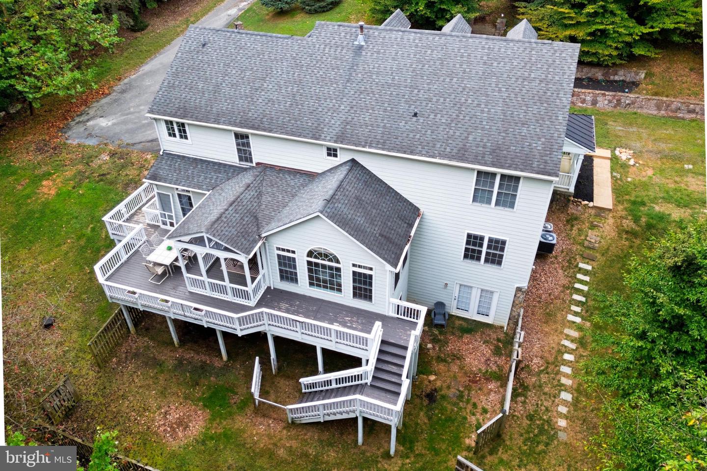 14388 WATERFORD WOODS CT, LEESBURG, Virginia 20176, 4 Bedrooms Bedrooms, 9 Rooms Rooms,3 BathroomsBathrooms,Residential,For sale,14388 WATERFORD WOODS CT,VALO2107924 MLS # VALO2107924