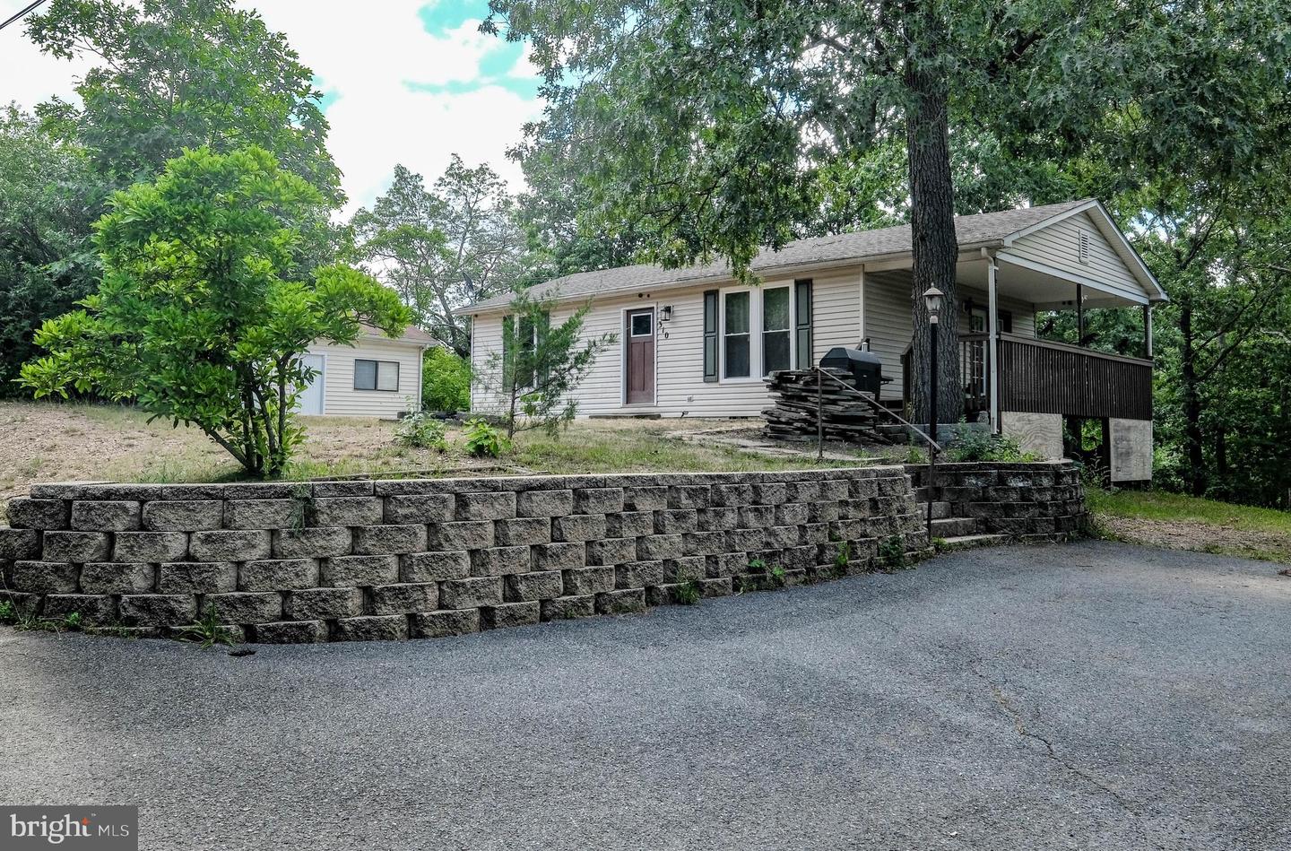 310 WARDENSVILLE GRADE, WINCHESTER, Virginia 22602, 2 Bedrooms Bedrooms, ,1 BathroomBathrooms,Residential,For sale,310 WARDENSVILLE GRADE,VAFV2037130 MLS # VAFV2037130