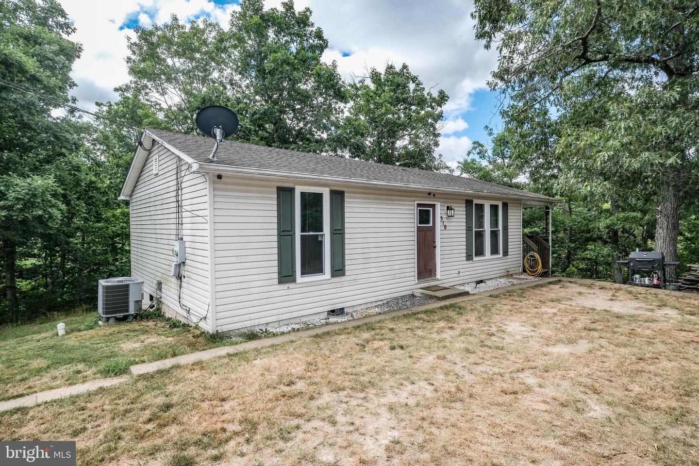 310 WARDENSVILLE GRADE, WINCHESTER, Virginia 22602, 2 Bedrooms Bedrooms, ,1 BathroomBathrooms,Residential,For sale,310 WARDENSVILLE GRADE,VAFV2037130 MLS # VAFV2037130