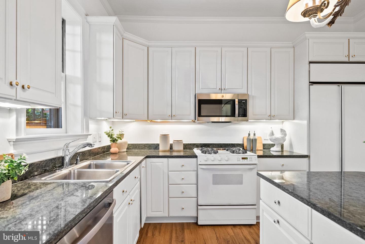 2125 BANCROFT PL NW, WASHINGTON, District Of Columbia 20008, 6 Bedrooms Bedrooms, ,3 BathroomsBathrooms,Residential,For sale,2125 BANCROFT PL NW,DCDC2224936 MLS # DCDC2224936
