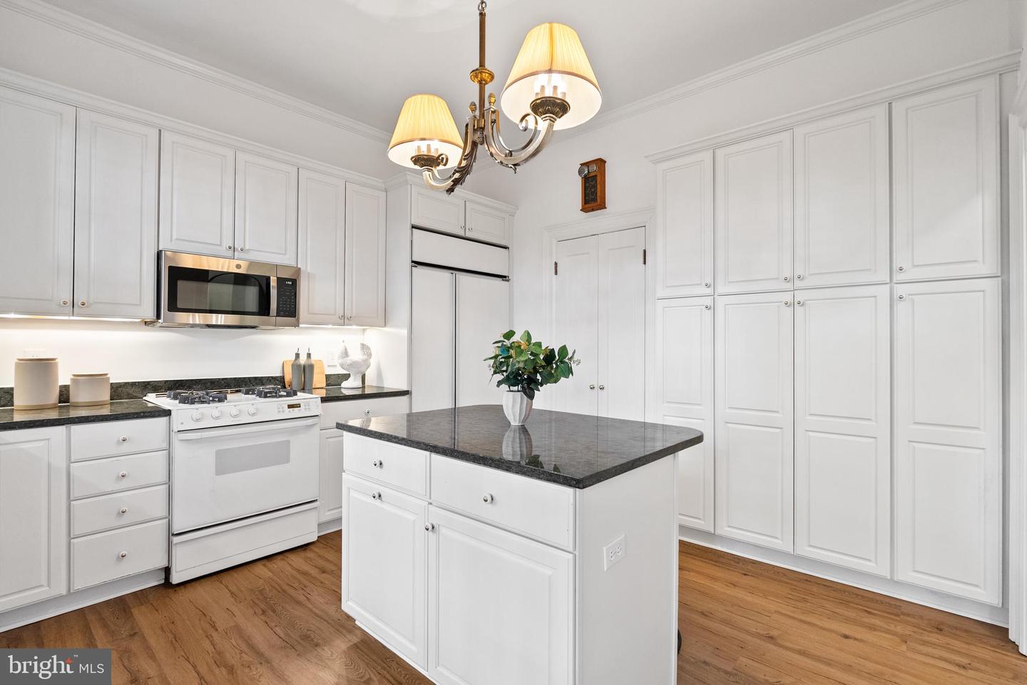 2125 BANCROFT PL NW, WASHINGTON, District Of Columbia 20008, 6 Bedrooms Bedrooms, ,3 BathroomsBathrooms,Residential,For sale,2125 BANCROFT PL NW,DCDC2224936 MLS # DCDC2224936