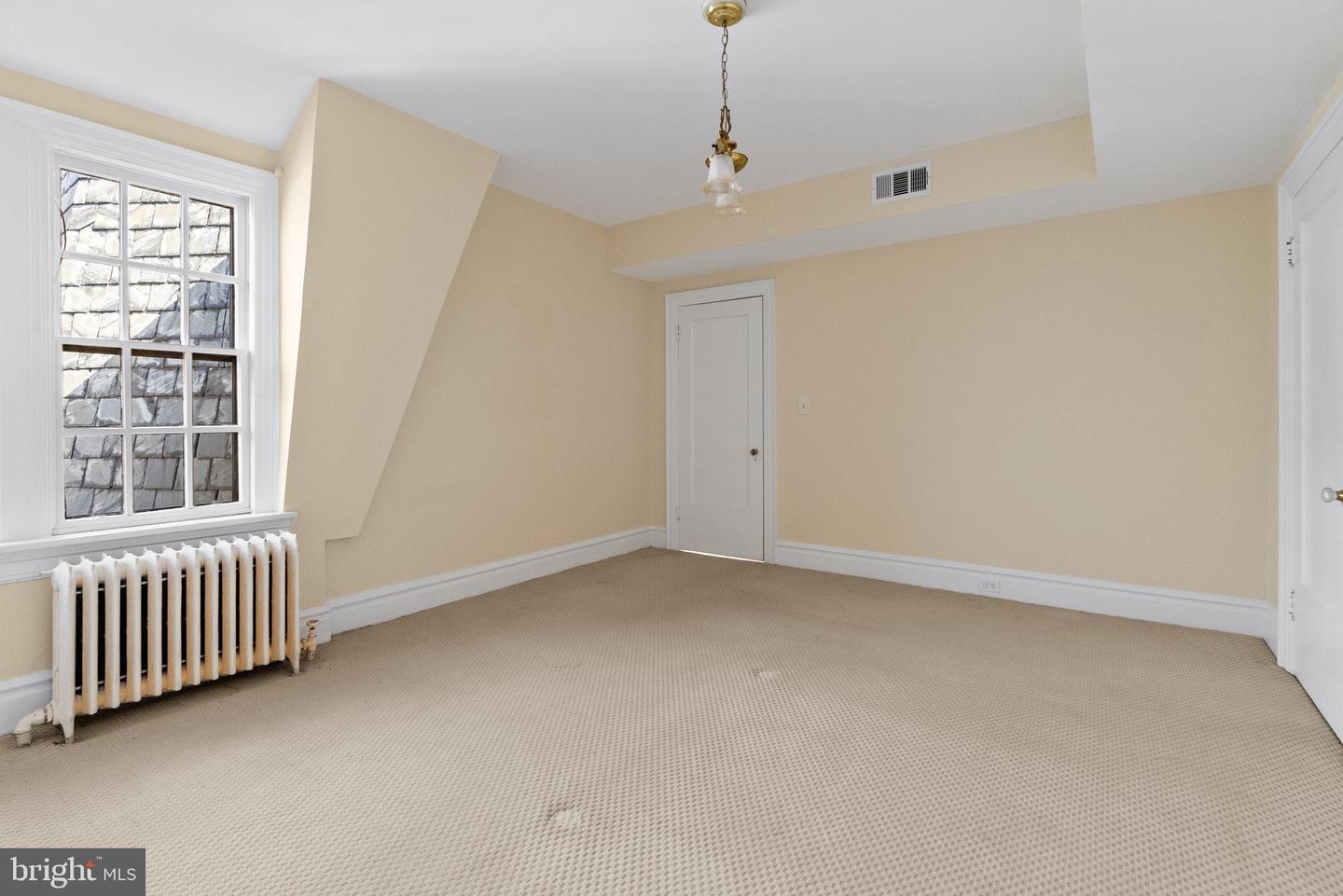 2125 BANCROFT PL NW, WASHINGTON, District Of Columbia 20008, 6 Bedrooms Bedrooms, ,3 BathroomsBathrooms,Residential,For sale,2125 BANCROFT PL NW,DCDC2224936 MLS # DCDC2224936
