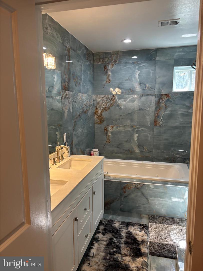 20150 DAIRY LN, STERLING, Virginia 20165, 3 Bedrooms Bedrooms, ,3 BathroomsBathrooms,Residential,For sale,20150 DAIRY LN,VALO2107956 MLS # VALO2107956