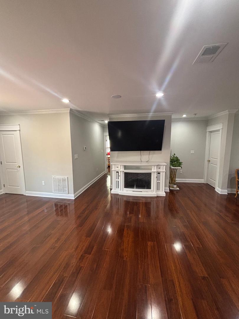 20150 DAIRY LN, STERLING, Virginia 20165, 3 Bedrooms Bedrooms, ,3 BathroomsBathrooms,Residential,For sale,20150 DAIRY LN,VALO2107956 MLS # VALO2107956