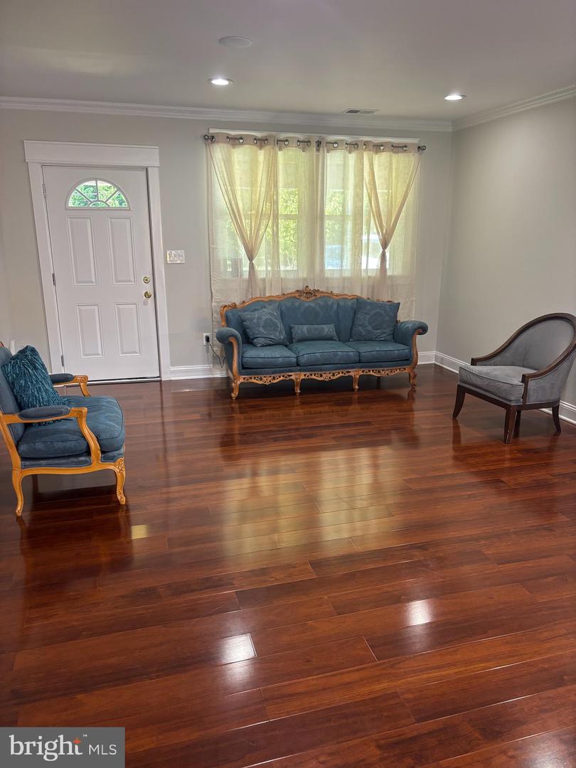 20150 DAIRY LN, STERLING, Virginia 20165, 3 Bedrooms Bedrooms, ,3 BathroomsBathrooms,Residential,For sale,20150 DAIRY LN,VALO2107956 MLS # VALO2107956