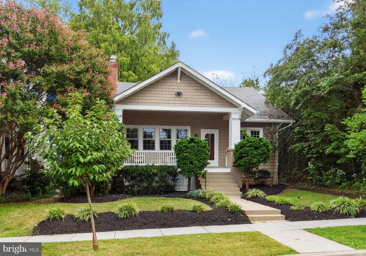 5241 42ND ST NW, WASHINGTON, District Of Columbia 20015, 5 Bedrooms Bedrooms, ,4 BathroomsBathrooms,Residential,For sale,5241 42ND ST NW,DCDC2224990 MLS # DCDC2224990