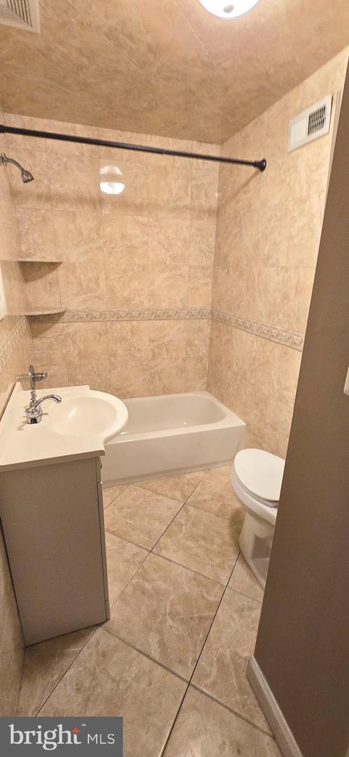 14616 EARLHAM CT, WOODBRIDGE, Virginia 22193, 3 Bedrooms Bedrooms, ,2 BathroomsBathrooms,Residential,For sale,14616 EARLHAM CT,VAPW2105186 MLS # VAPW2105186