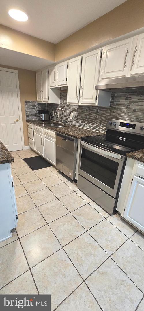 14616 EARLHAM CT, WOODBRIDGE, Virginia 22193, 3 Bedrooms Bedrooms, ,2 BathroomsBathrooms,Residential,For sale,14616 EARLHAM CT,VAPW2105186 MLS # VAPW2105186