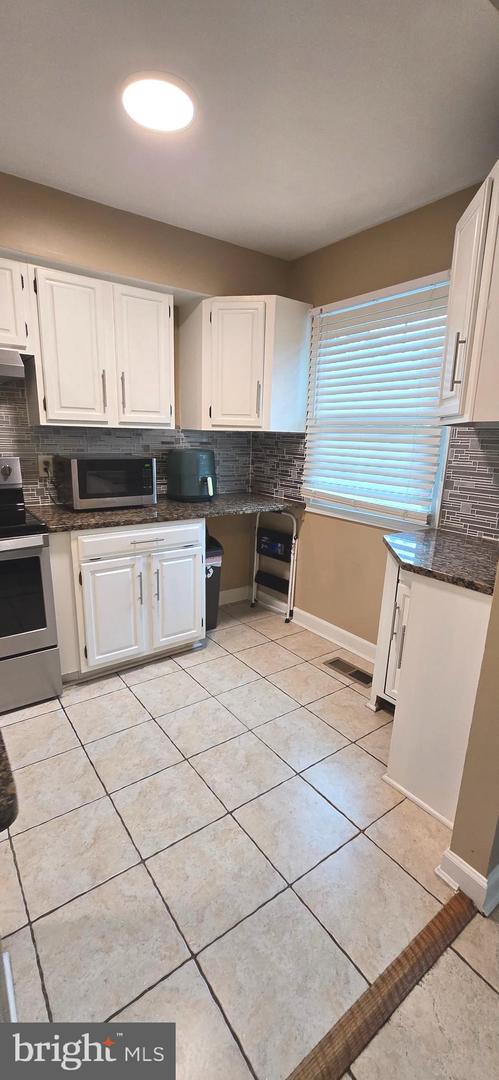 14616 EARLHAM CT, WOODBRIDGE, Virginia 22193, 3 Bedrooms Bedrooms, ,2 BathroomsBathrooms,Residential,For sale,14616 EARLHAM CT,VAPW2105186 MLS # VAPW2105186