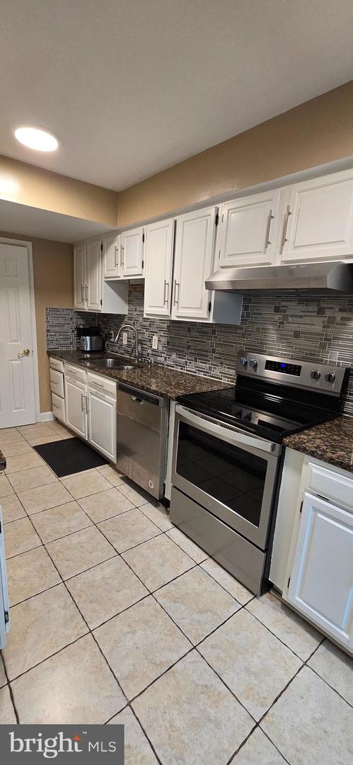14616 EARLHAM CT, WOODBRIDGE, Virginia 22193, 3 Bedrooms Bedrooms, ,2 BathroomsBathrooms,Residential,For sale,14616 EARLHAM CT,VAPW2105186 MLS # VAPW2105186