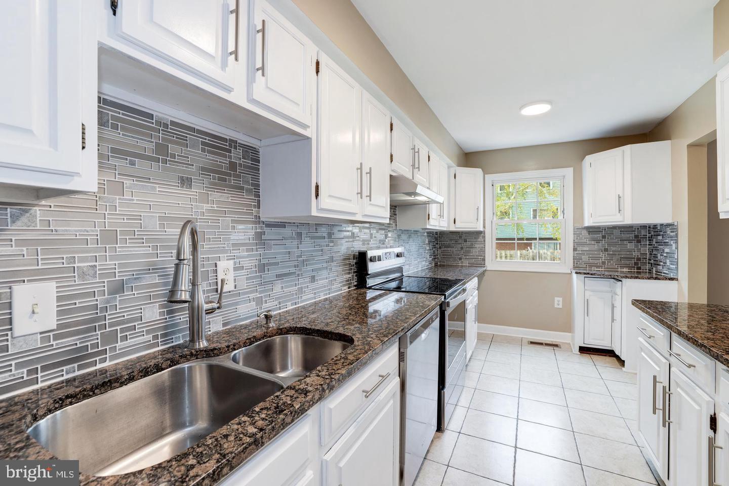 14616 EARLHAM CT, WOODBRIDGE, Virginia 22193, 3 Bedrooms Bedrooms, ,2 BathroomsBathrooms,Residential,For sale,14616 EARLHAM CT,VAPW2105186 MLS # VAPW2105186