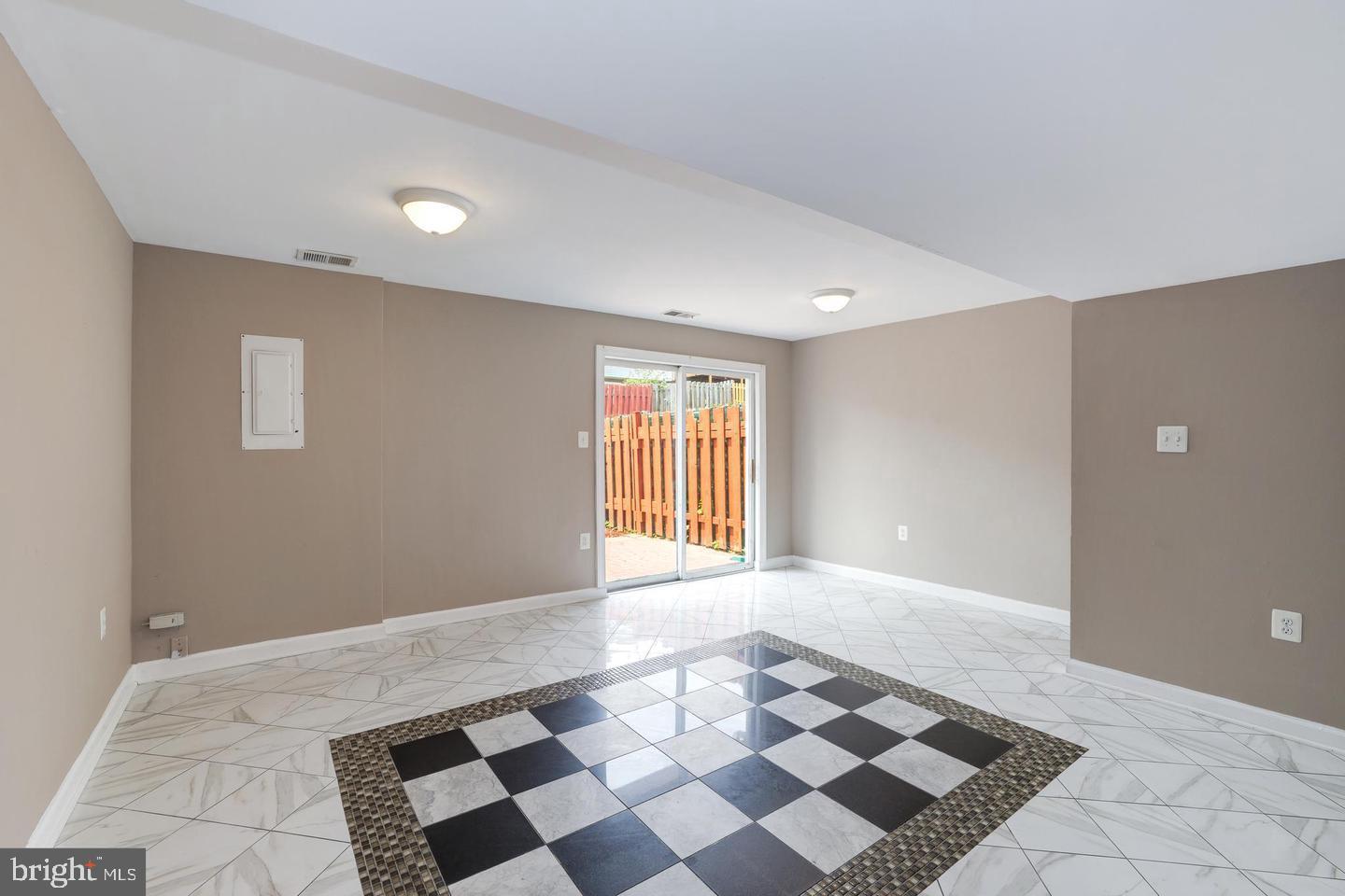 14616 EARLHAM CT, WOODBRIDGE, Virginia 22193, 3 Bedrooms Bedrooms, ,2 BathroomsBathrooms,Residential,For sale,14616 EARLHAM CT,VAPW2105186 MLS # VAPW2105186