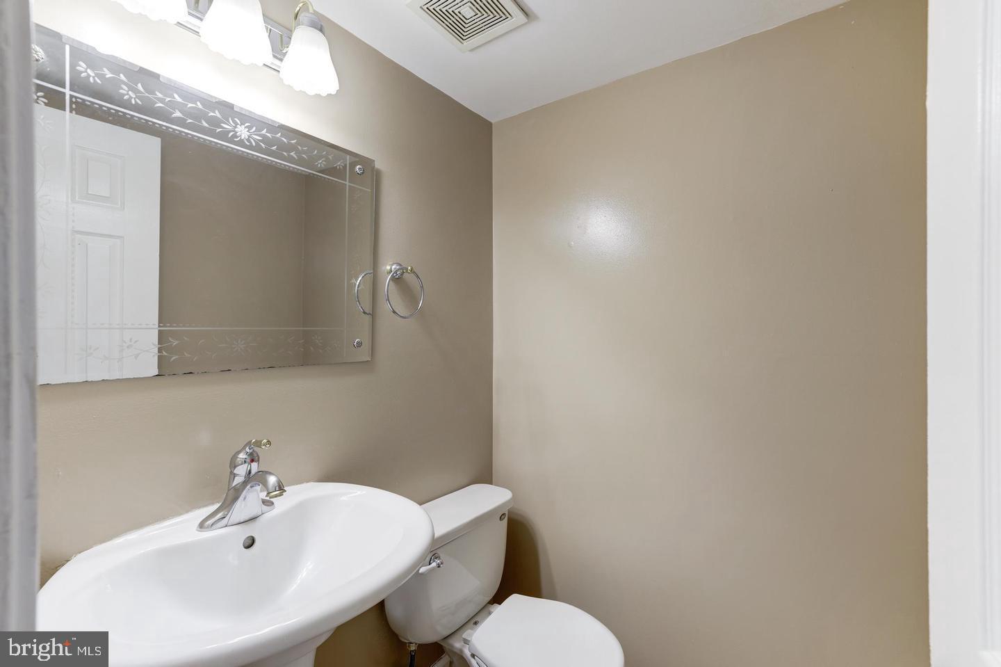 14616 EARLHAM CT, WOODBRIDGE, Virginia 22193, 3 Bedrooms Bedrooms, ,2 BathroomsBathrooms,Residential,For sale,14616 EARLHAM CT,VAPW2105186 MLS # VAPW2105186