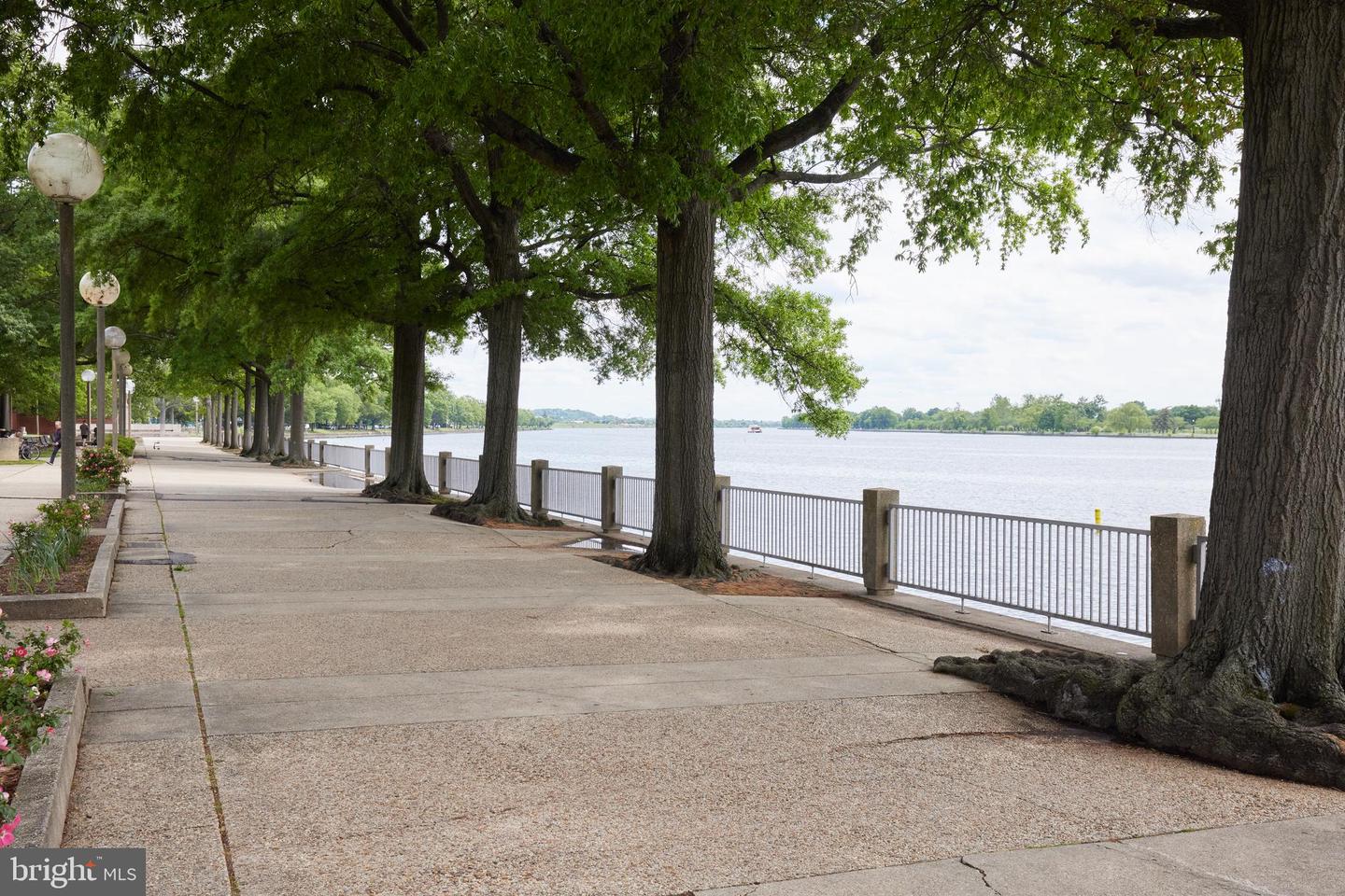 550 N ST SW #S201, WASHINGTON, District Of Columbia 20024, 3 Bedrooms Bedrooms, ,3 BathroomsBathrooms,Residential,For sale,550 N ST SW #S201,DCDC2225000 MLS # DCDC2225000