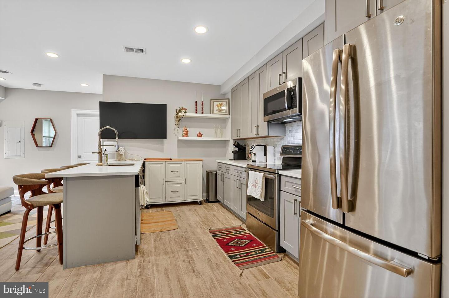 1014 10TH ST NE #1, WASHINGTON, District Of Columbia 20002, 2 Bedrooms Bedrooms, ,2 BathroomsBathrooms,Residential,For sale,1014 10TH ST NE #1,DCDC2225002 MLS # DCDC2225002