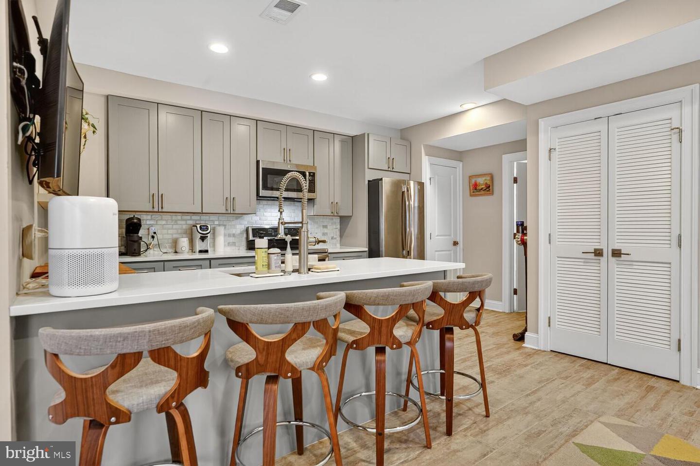 1014 10TH ST NE #1, WASHINGTON, District Of Columbia 20002, 2 Bedrooms Bedrooms, ,2 BathroomsBathrooms,Residential,For sale,1014 10TH ST NE #1,DCDC2225002 MLS # DCDC2225002