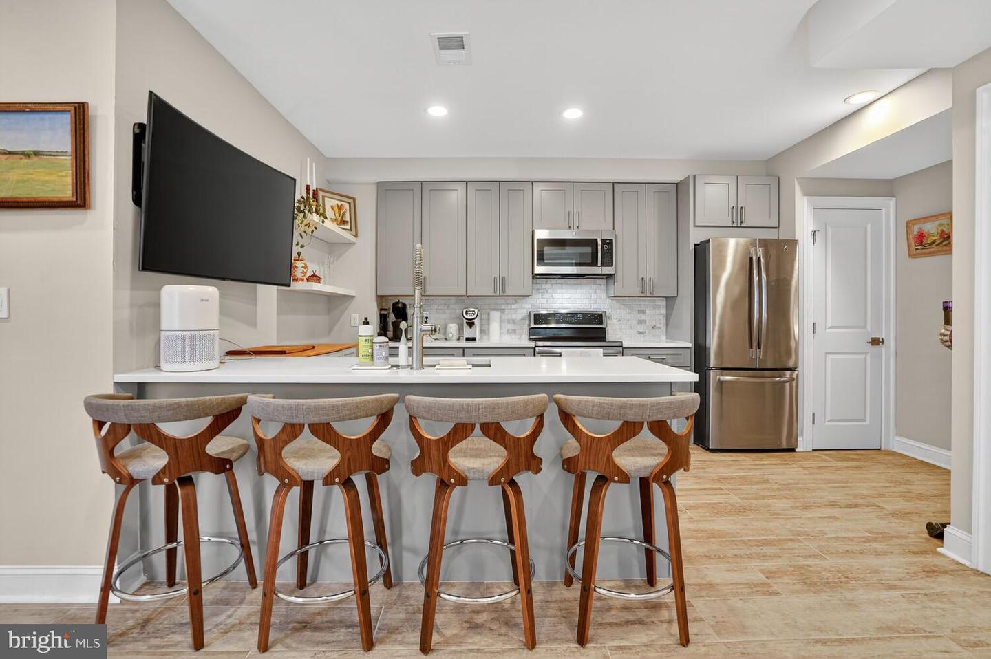 1014 10TH ST NE #1, WASHINGTON, District Of Columbia 20002, 2 Bedrooms Bedrooms, ,2 BathroomsBathrooms,Residential,For sale,1014 10TH ST NE #1,DCDC2225002 MLS # DCDC2225002