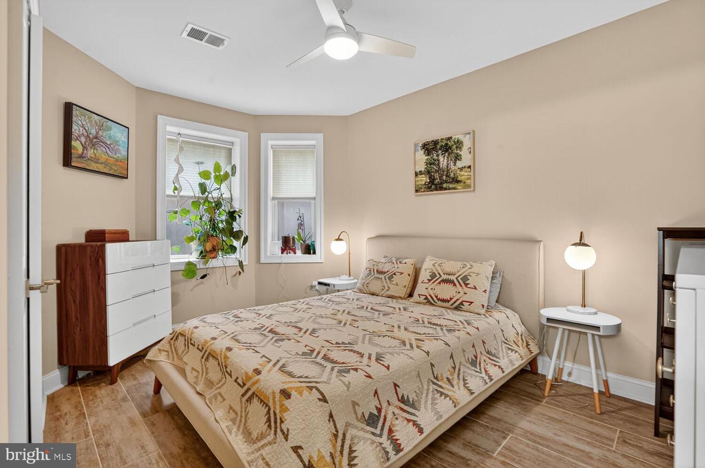 1014 10TH ST NE #1, WASHINGTON, District Of Columbia 20002, 2 Bedrooms Bedrooms, ,2 BathroomsBathrooms,Residential,For sale,1014 10TH ST NE #1,DCDC2225002 MLS # DCDC2225002