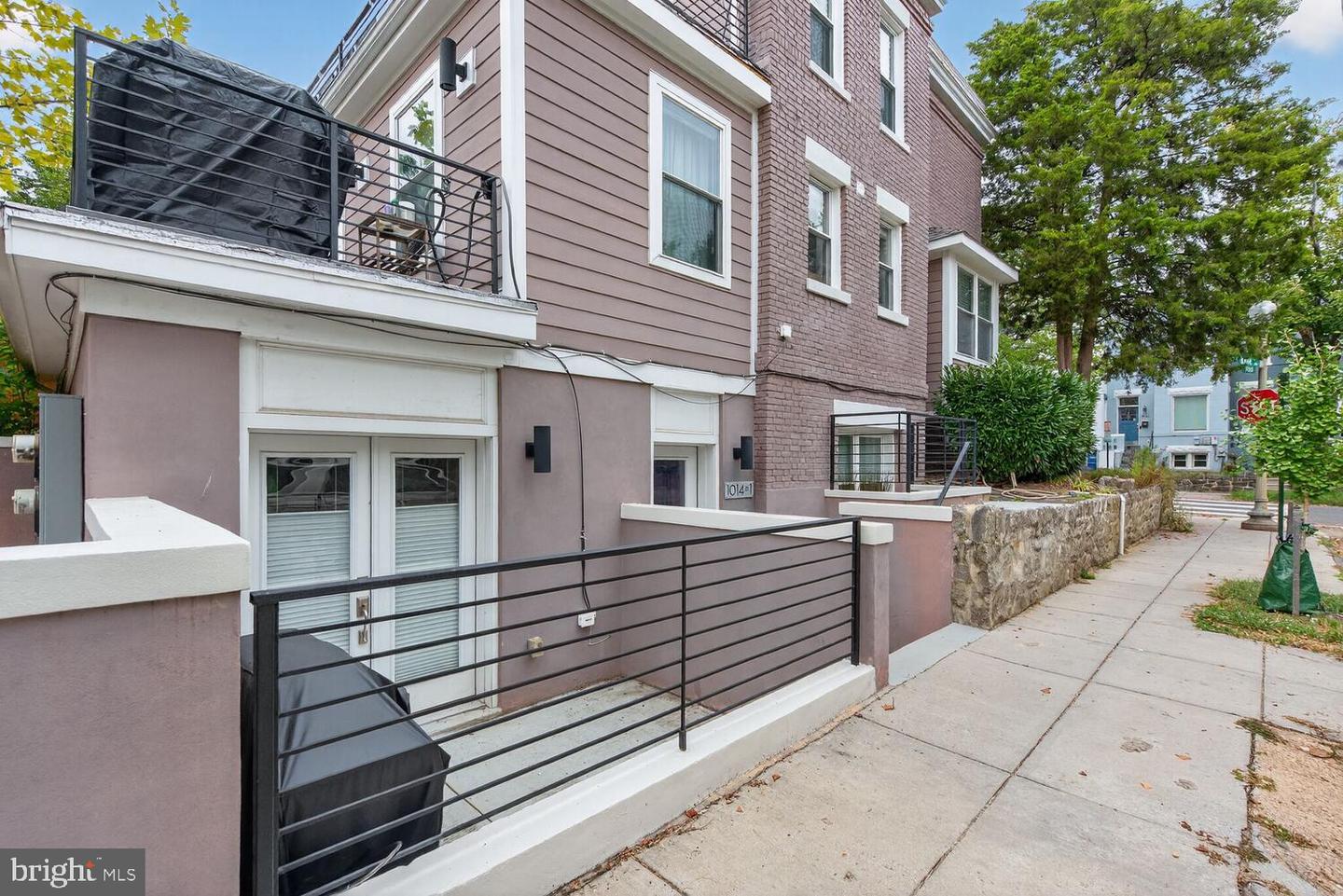 1014 10TH ST NE #1, WASHINGTON, District Of Columbia 20002, 2 Bedrooms Bedrooms, ,2 BathroomsBathrooms,Residential,For sale,1014 10TH ST NE #1,DCDC2225002 MLS # DCDC2225002