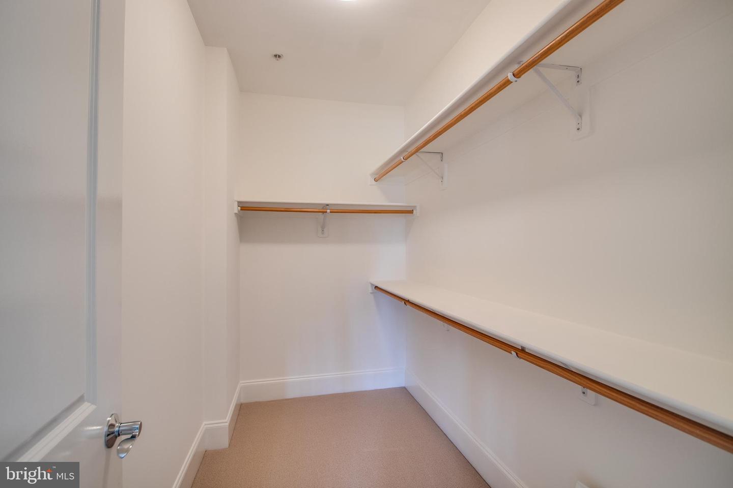 635 FIRST ST #404, ALEXANDRIA, Virginia 22314, 2 Bedrooms Bedrooms, ,2 BathroomsBathrooms,Residential,For sale,635 FIRST ST #404,VAAX2050404 MLS # VAAX2050404