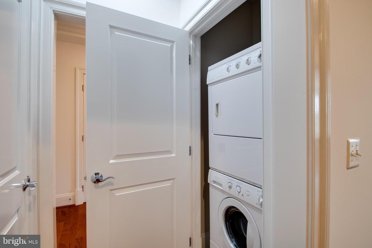 635 FIRST ST #404, ALEXANDRIA, Virginia 22314, 2 Bedrooms Bedrooms, ,2 BathroomsBathrooms,Residential,For sale,635 FIRST ST #404,VAAX2050404 MLS # VAAX2050404