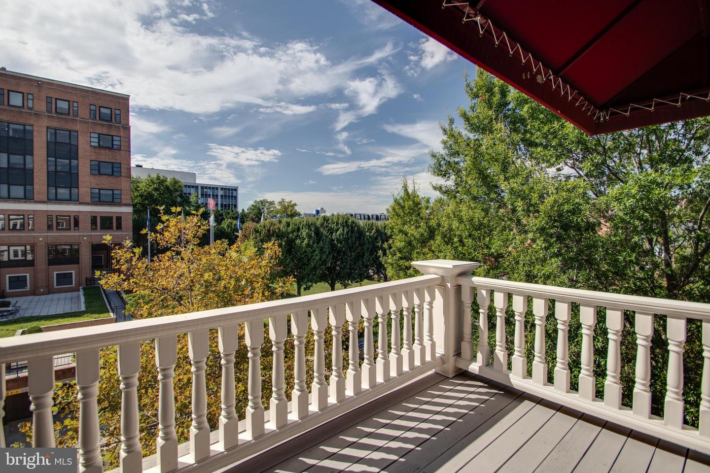635 FIRST ST #404, ALEXANDRIA, Virginia 22314, 2 Bedrooms Bedrooms, ,2 BathroomsBathrooms,Residential,For sale,635 FIRST ST #404,VAAX2050404 MLS # VAAX2050404
