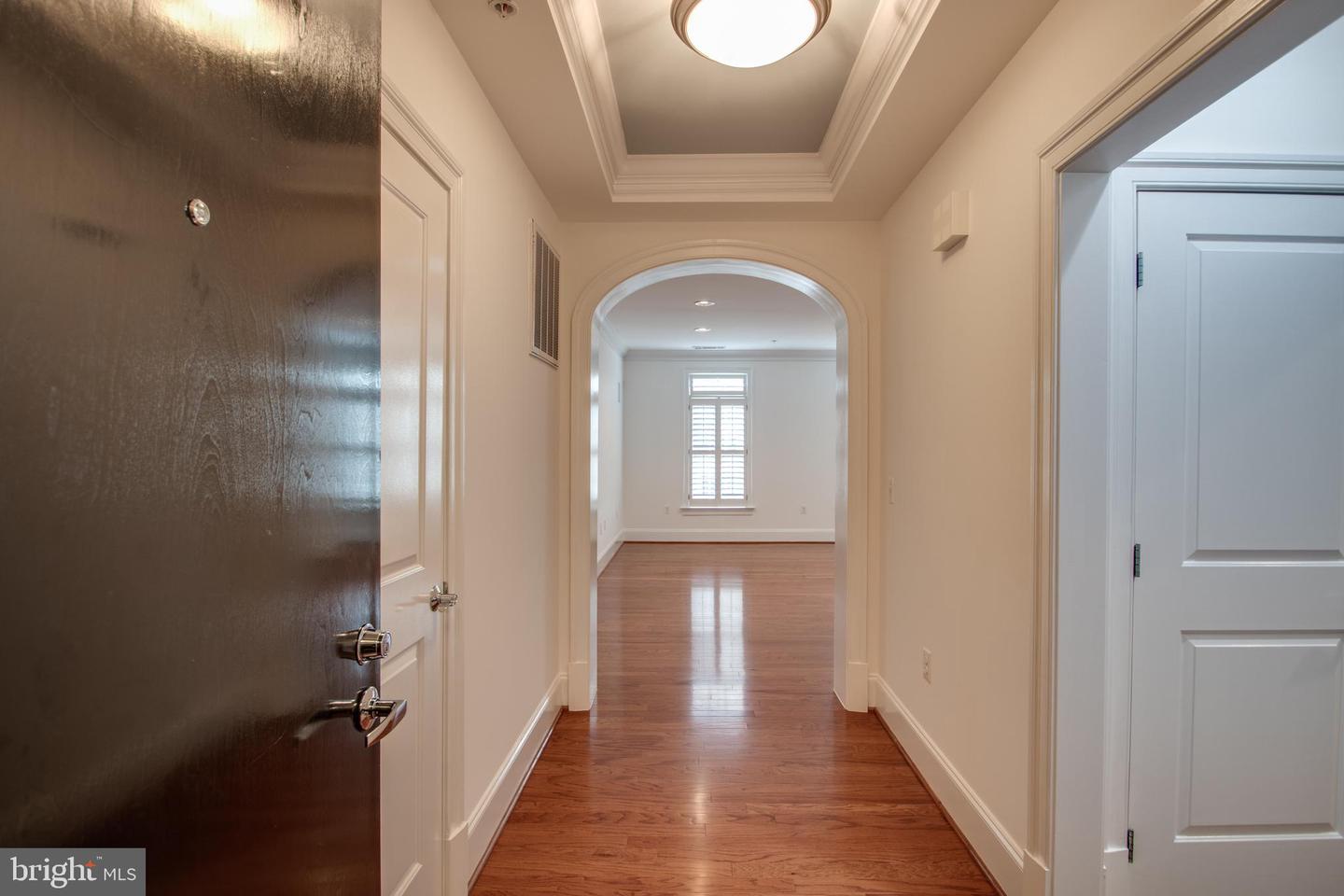 635 FIRST ST #404, ALEXANDRIA, Virginia 22314, 2 Bedrooms Bedrooms, ,2 BathroomsBathrooms,Residential,For sale,635 FIRST ST #404,VAAX2050404 MLS # VAAX2050404