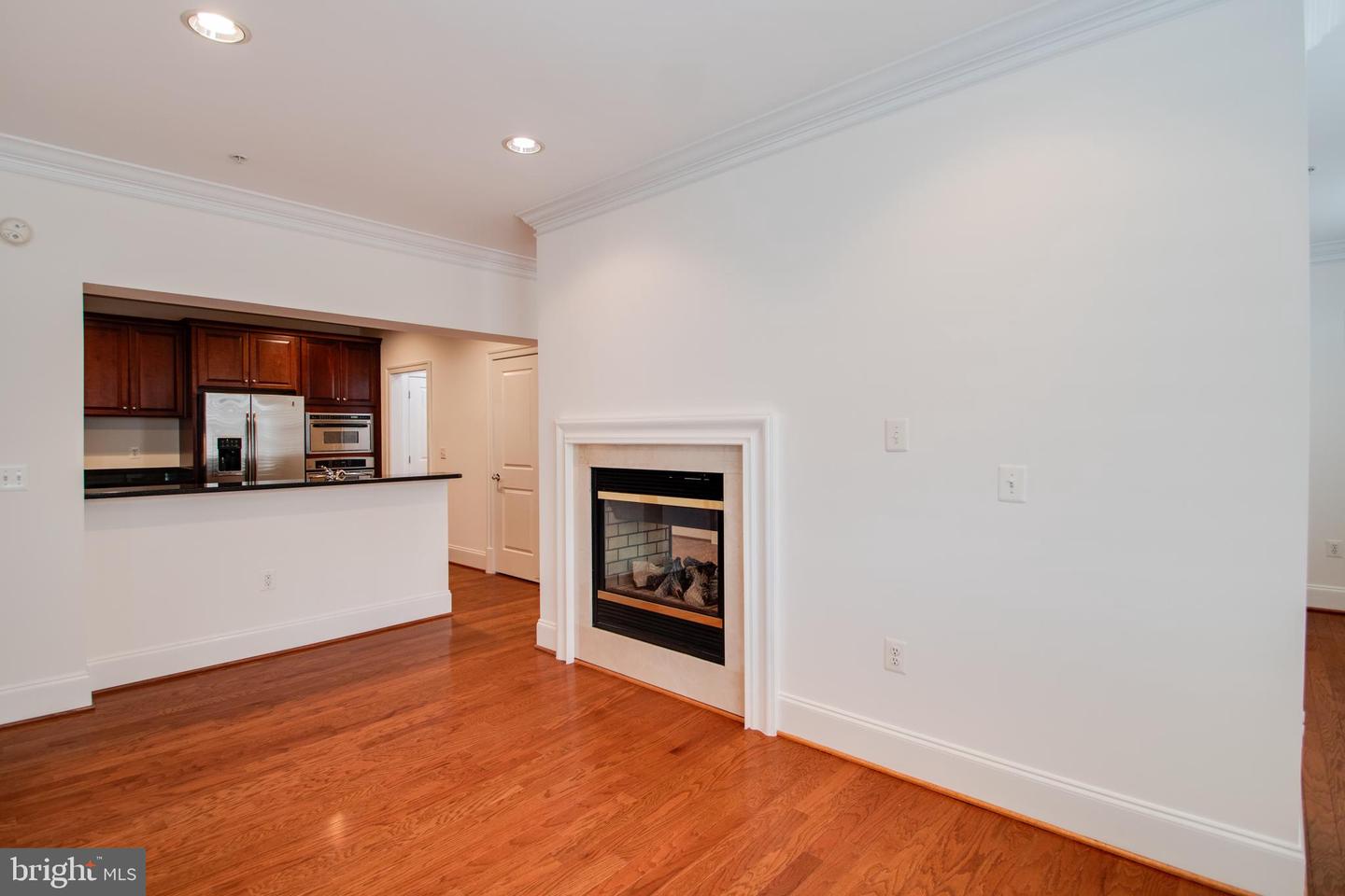 635 FIRST ST #404, ALEXANDRIA, Virginia 22314, 2 Bedrooms Bedrooms, ,2 BathroomsBathrooms,Residential,For sale,635 FIRST ST #404,VAAX2050404 MLS # VAAX2050404