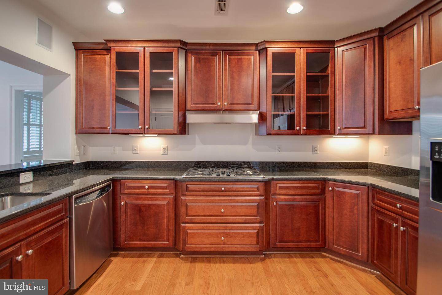 635 FIRST ST #404, ALEXANDRIA, Virginia 22314, 2 Bedrooms Bedrooms, ,2 BathroomsBathrooms,Residential,For sale,635 FIRST ST #404,VAAX2050404 MLS # VAAX2050404