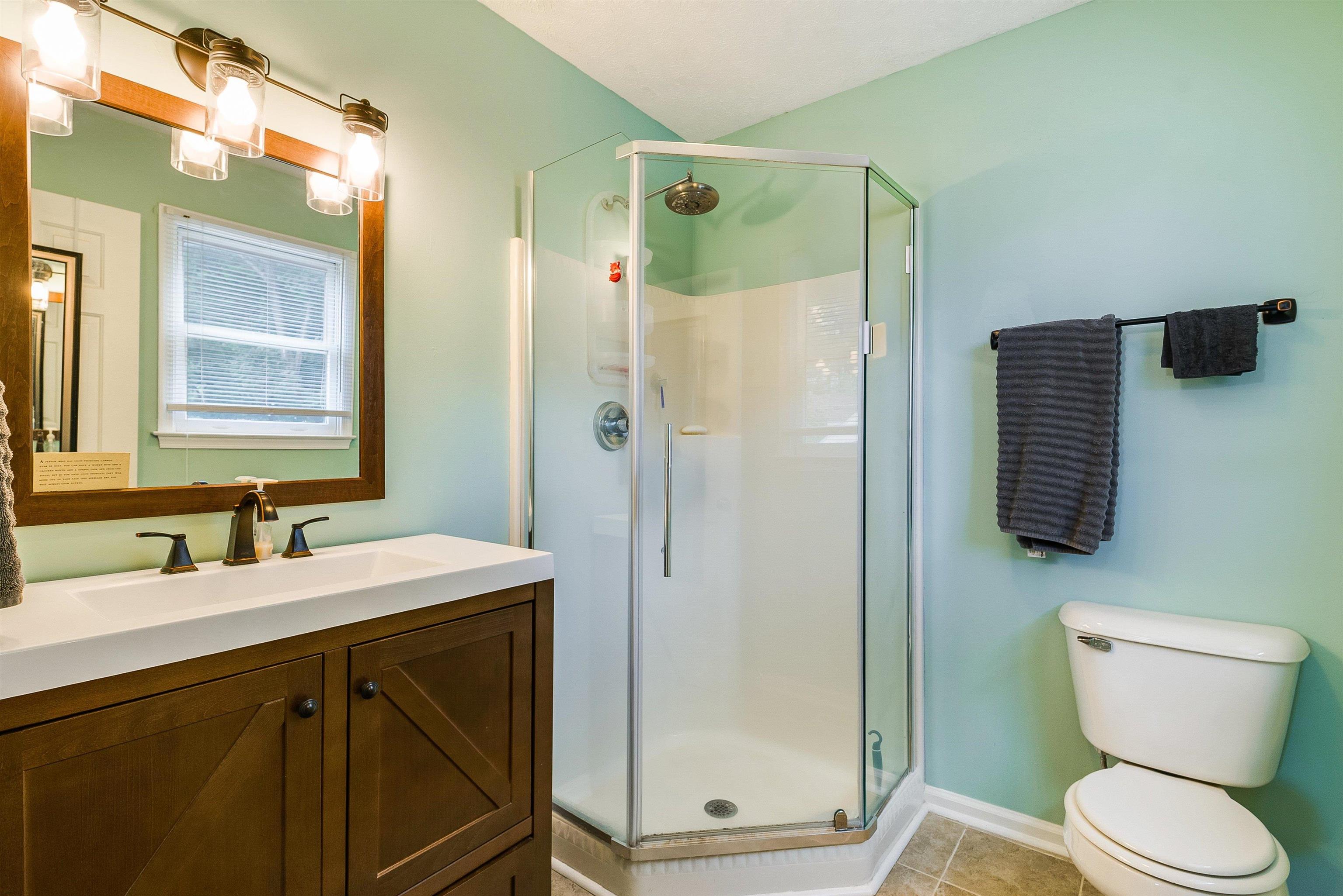 910 WESTOVER DR, STAUNTON, Virginia 24401, 3 Bedrooms Bedrooms, ,2 BathroomsBathrooms,Residential,910 WESTOVER DR,669569 MLS # 669569