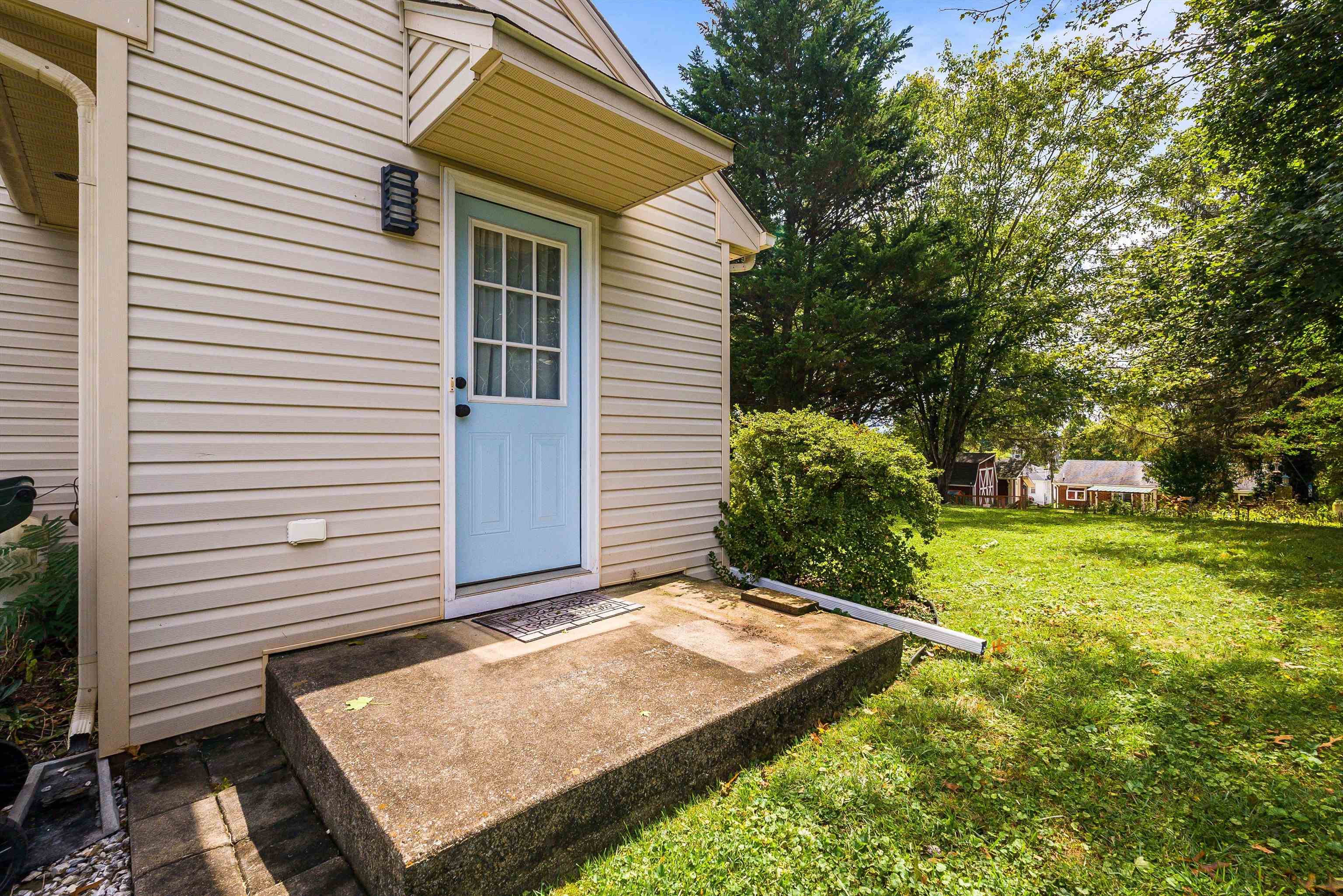 910 WESTOVER DR, STAUNTON, Virginia 24401, 3 Bedrooms Bedrooms, ,2 BathroomsBathrooms,Residential,910 WESTOVER DR,669569 MLS # 669569