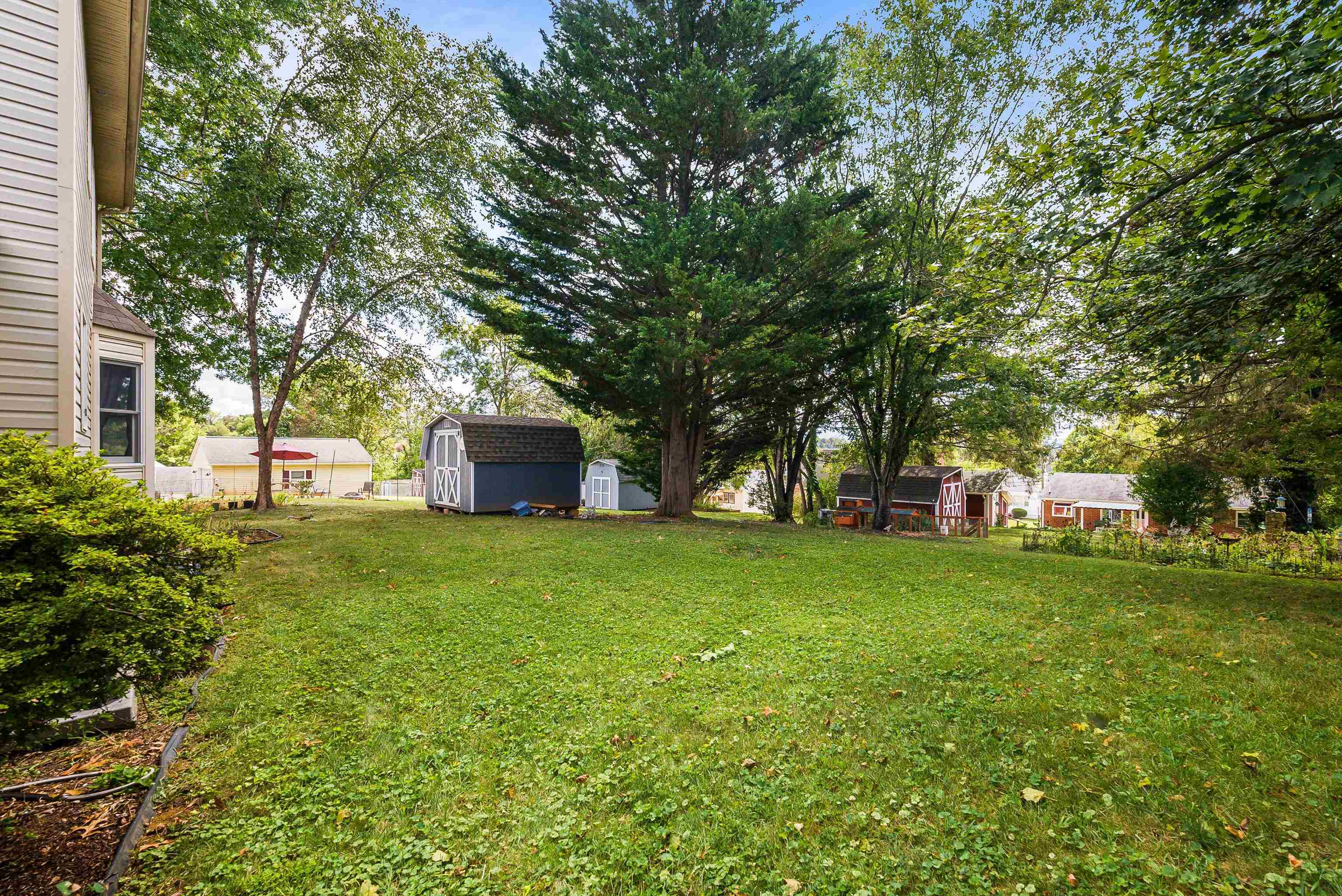 910 WESTOVER DR, STAUNTON, Virginia 24401, 3 Bedrooms Bedrooms, ,2 BathroomsBathrooms,Residential,910 WESTOVER DR,669569 MLS # 669569