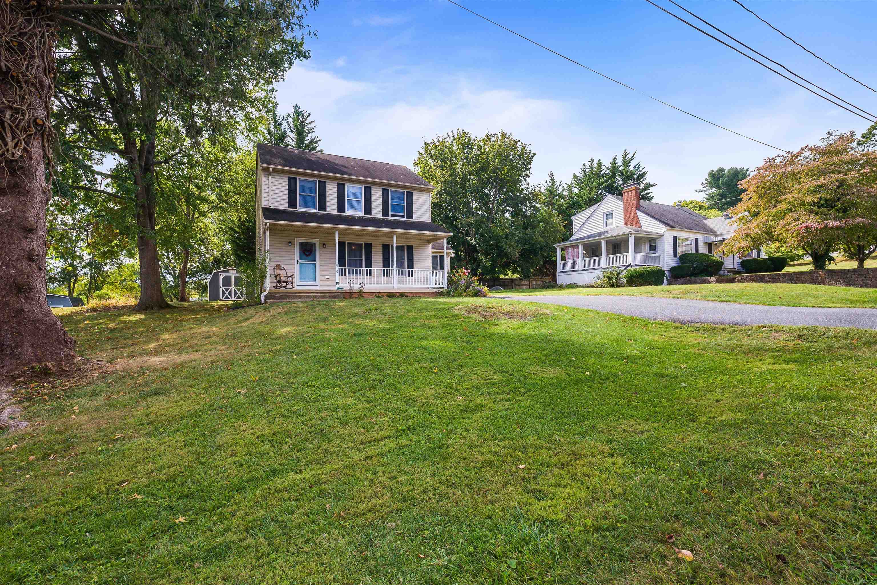 910 WESTOVER DR, STAUNTON, Virginia 24401, 3 Bedrooms Bedrooms, ,2 BathroomsBathrooms,Residential,910 WESTOVER DR,669569 MLS # 669569