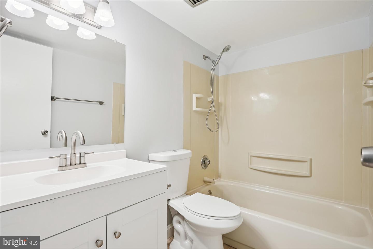 527 N ARMISTEAD ST #T3, ALEXANDRIA, Virginia 22312, 1 Bedroom Bedrooms, ,1 BathroomBathrooms,Residential,For sale,527 N ARMISTEAD ST #T3,VAAX2048830 MLS # VAAX2048830
