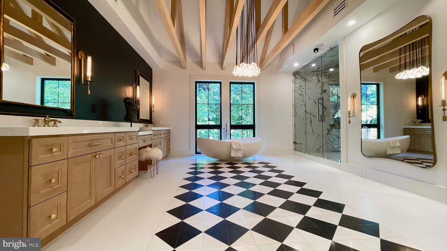 1441 WOODACRE DR, MCLEAN, Virginia 22101, 6 Bedrooms Bedrooms, ,6 BathroomsBathrooms,Residential,For sale,1441 WOODACRE DR,VAFX2262892 MLS # VAFX2262892