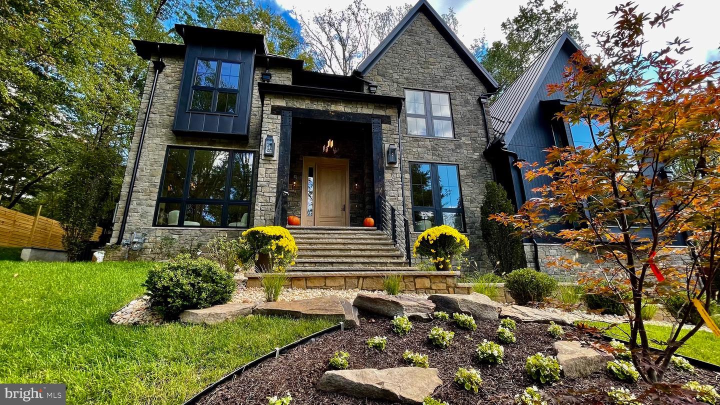 1441 WOODACRE DR, MCLEAN, Virginia 22101, 6 Bedrooms Bedrooms, ,6 BathroomsBathrooms,Residential,For sale,1441 WOODACRE DR,VAFX2262892 MLS # VAFX2262892