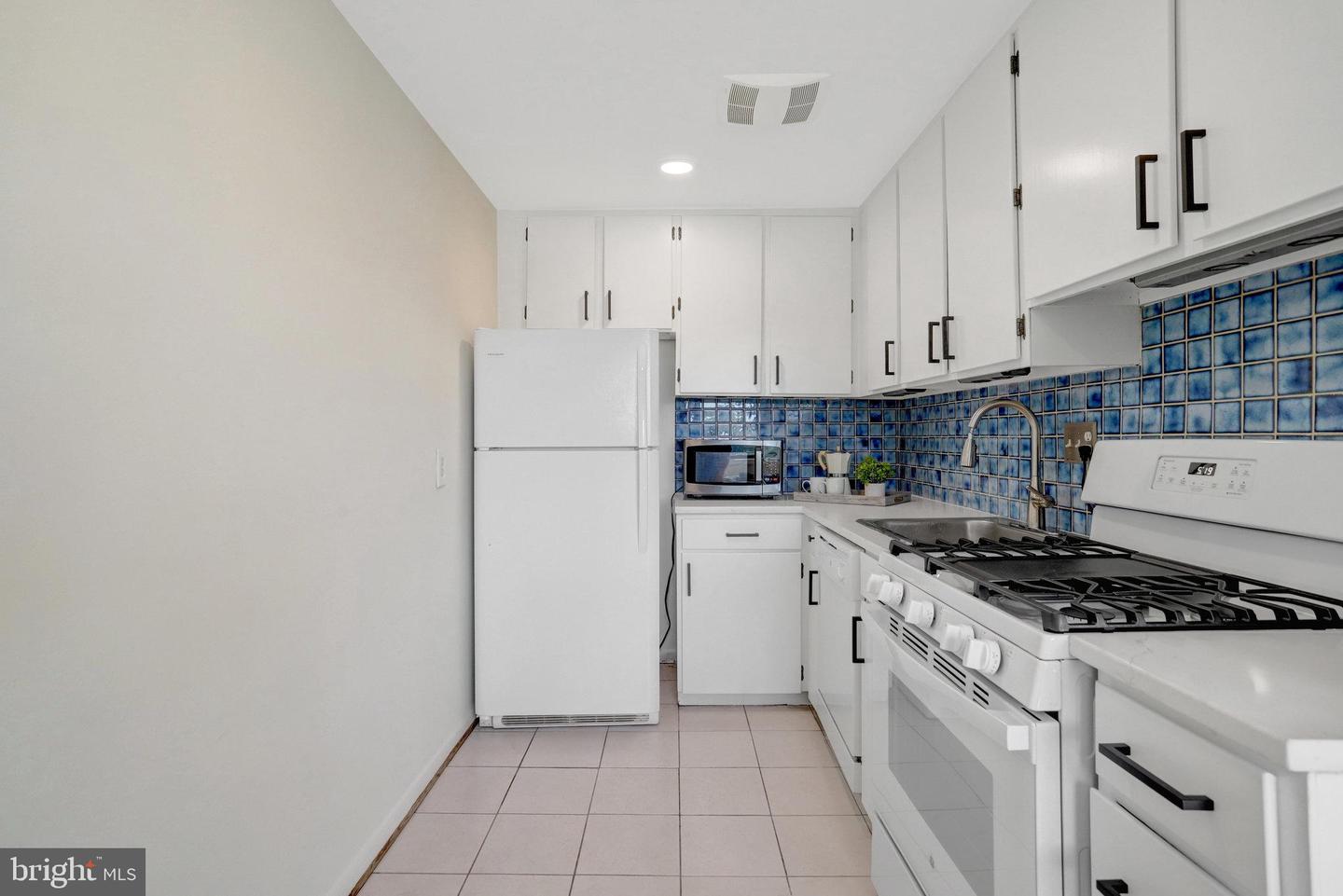 2016 N ADAMS ST #810, ARLINGTON, Virginia 22201, 1 Bedroom Bedrooms, ,1 BathroomBathrooms,Residential,For sale,2016 N ADAMS ST #810,VAAR2063102 MLS # VAAR2063102