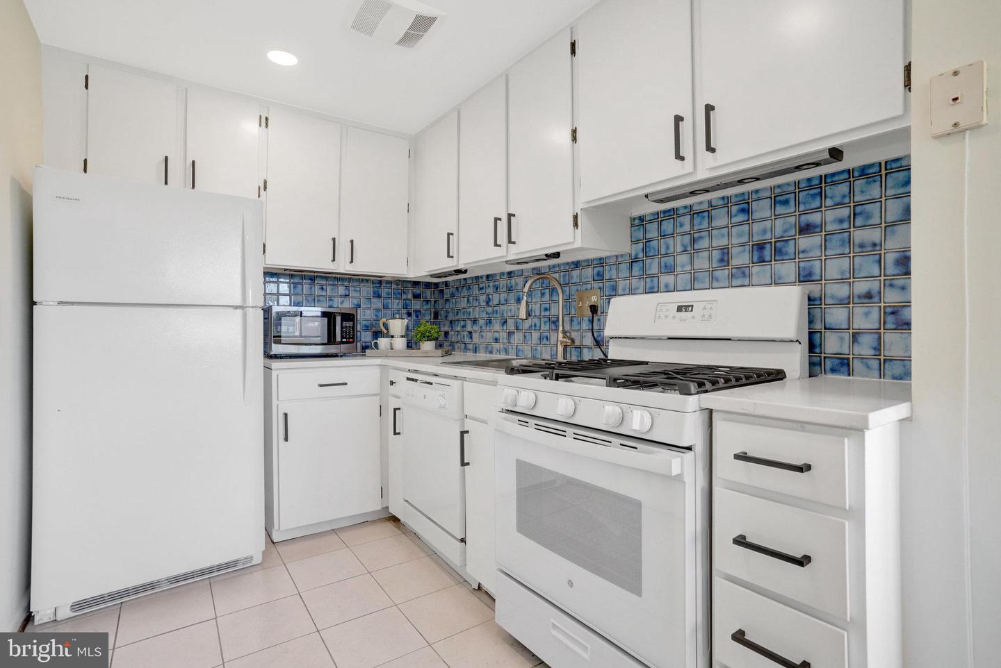 2016 N ADAMS ST #810, ARLINGTON, Virginia 22201, 1 Bedroom Bedrooms, ,1 BathroomBathrooms,Residential,For sale,2016 N ADAMS ST #810,VAAR2063102 MLS # VAAR2063102