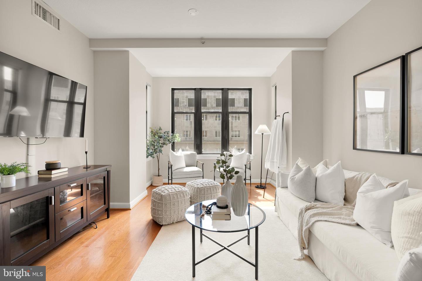 400 MASSACHUSETTS AVE NW #706, WASHINGTON, District Of Columbia 20001, 1 Bedroom Bedrooms, 2 Rooms Rooms,1 BathroomBathrooms,Residential,For sale,400 MASSACHUSETTS AVE NW #706,DCDC2220592 MLS # DCDC2220592